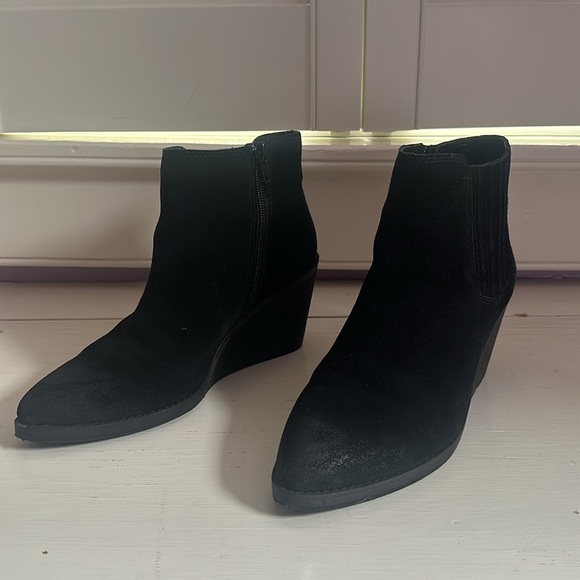 Frye Kaye Chelsea 70743 Womens Black Suede Zipper Booties Boots, size 37 - Picture 4 of 7